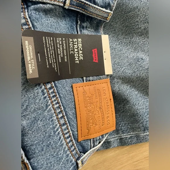NWT LEVI DENIM JEANS - Picture 4 of 4